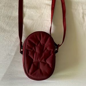 Lululemon Team Canada 22 Future Legacy Crossbody bag